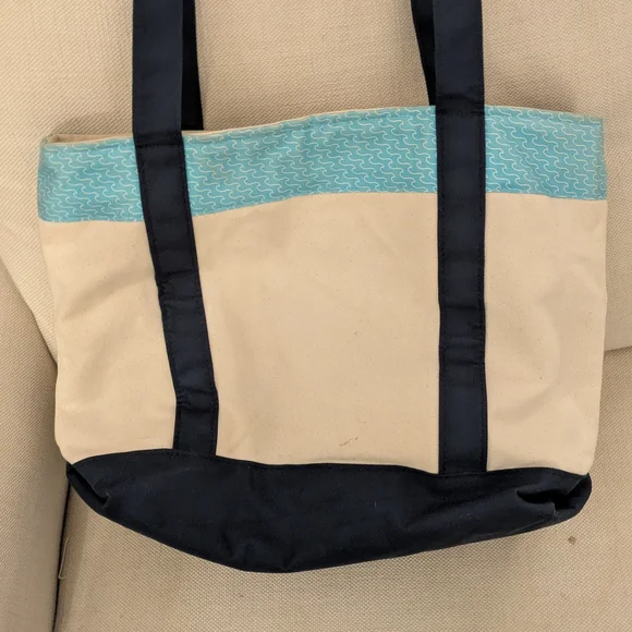 Vineyard Vines Blue and Cream Tote Bag - Picture 3 of 4